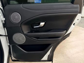 LAND ROVER RANGE ROVER EVOQUE 2.0 TD4 SE Tech SUV 5dr Diesel Auto 4WD Euro 6 (s/s) (180 ps)