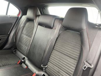 MERCEDES-BENZ A-CLASS 2.1 A200d AMG Line (Premium Plus) Hatchback 5dr Diesel 7G-DCT Eu