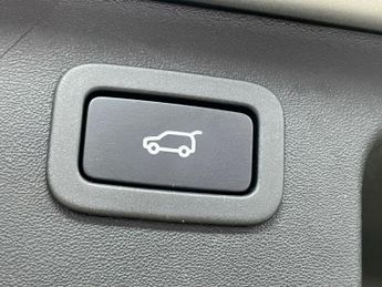 LAND ROVER DISCOVERY SPORT 2.0 TD4 180 SE