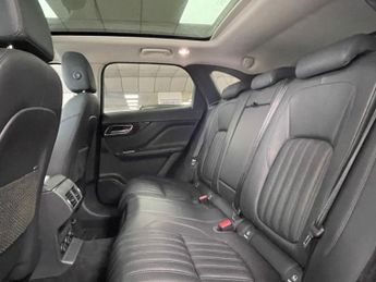JAGUAR F-PACE 2.0 D180 Portfolio SUV 5dr Diesel Auto AWD Euro 6 (s/s) (180 ps)