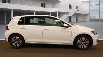 VOLKSWAGEN E-GOLF 35.8kWh e-Golf Hatchback 5dr Electric Auto (136 ps)