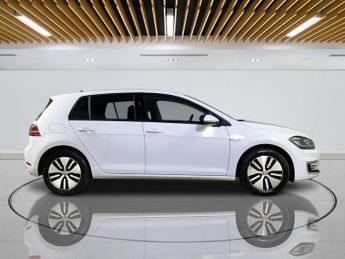 VOLKSWAGEN E-GOLF 35.8kWh e-Golf Hatchback 5dr Electric Auto (136 ps)