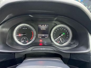 SKODA KODIAQ 1.5 TSI ACT SE Drive SUV 5dr Petrol DSG Euro 6 (s/s) (7 Seat) (1
