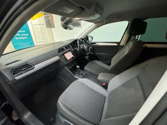 VOLKSWAGEN TIGUAN 2.0 TDI SE Navigation SUV 5dr Diesel DSG Euro 6 (s/s) (150 ps)