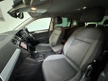 VOLKSWAGEN TIGUAN 2.0 TDI SE Navigation SUV 5dr Diesel DSG Euro 6 (s/s) (150 ps)