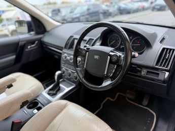 LAND ROVER FREELANDER 2 2.2 SD4 Metropolis SUV 5dr Diesel CommandShift 4WD Euro 5 (190 p