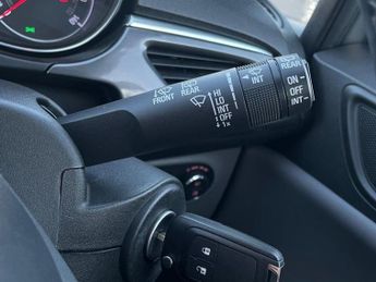 VAUXHALL CORSA 1.4i SE Hatchback 3dr Petrol Auto Euro 6 (90 ps)