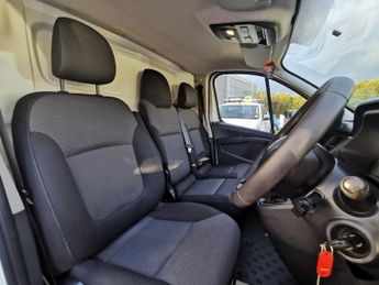 RENAULT TRAFIC 2.0 dCi Blue LL30 Business+ Panel Van 5dr Diesel Manual L2 H1 Eu