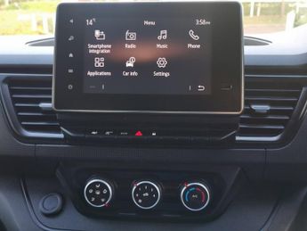 RENAULT TRAFIC 2.0 dCi Blue LL30 Business+ Panel Van 5dr Diesel Manual L2 H1 Eu