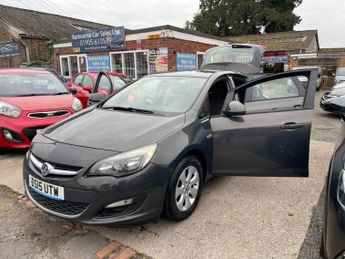 Vauxhall Astra 1.4i Design Hatchback 5dr Petrol Manual Euro 6 (100 ps)