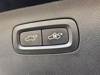 VOLVO XC90 2.0h T8 Twin Engine 10.4kWh R-Design Pro SUV 5dr Petrol Plug-in 