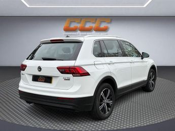 VOLKSWAGEN TIGUAN 2.0 TDI BlueMotion Tech SE Navigation SUV 5dr Diesel DSG 4Motion