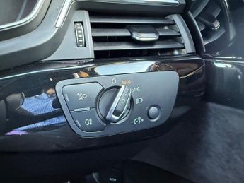 AUDI A4 AVANT 2.0 TFSI 40 Black Edition Estate 5dr Petrol S Tronic Euro 6 (s/s