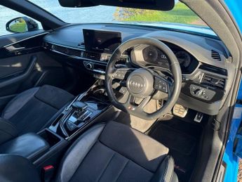 AUDI A4 AVANT 2.0 TFSI 40 Black Edition Estate 5dr Petrol S Tronic Euro 6 (s/s