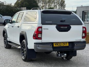 TOYOTA HI-LUX 2.8 D-4D Invincible X Pickup Double Cab 4dr Diesel Auto 4WD Euro