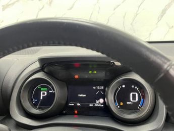 TOYOTA YARIS 1.5 VVT-h Design Hatchback 5dr Petrol Hybrid E-CVT Euro 6 (s/s) 