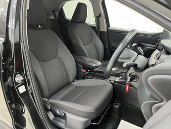 TOYOTA YARIS 1.5 VVT-h Design Hatchback 5dr Petrol Hybrid E-CVT Euro 6 (s/s) 