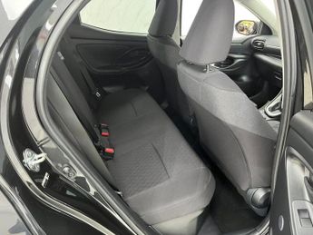 TOYOTA YARIS 1.5 VVT-h Design Hatchback 5dr Petrol Hybrid E-CVT Euro 6 (s/s) 