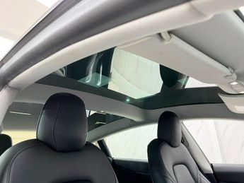 TESLA Model 3 (Dual Motor) Long Range Saloon 4dr Electric Auto 4WDE (346 ps)