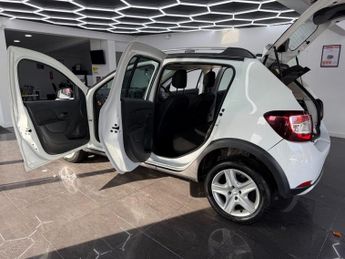 DACIA SANDERO STEPWAY 0.9 TCe Ambiance Hatchback 5dr Petrol Manual Euro 5 (90 ps)