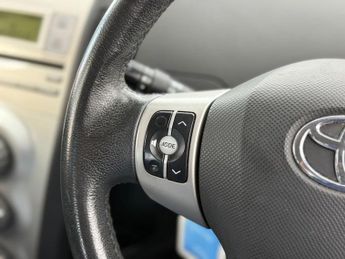 TOYOTA YARIS 1.0 VVT-i T2 Hatchback 3dr Petrol Manual (127 g/km, 67 bhp)