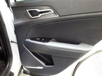 KIA SPORTAGE 1.6 h T-GDi 3 SUV 5dr Petrol Hybrid Auto Euro 6 (s/s) (226 bhp)