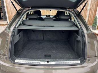 AUDI Q3 2.0 TDI SE SUV 5dr Diesel S Tronic quattro Euro 5 (s/s) (177 ps)