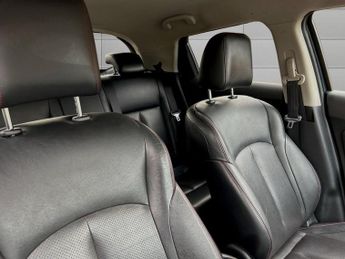 NISSAN JUKE 1.6 DIG-T Tekna SUV 5dr Petrol CVT 4WD Euro 5 (190 ps)