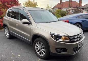 Volkswagen Tiguan 2.0 TDI BlueMotion Tech SE SUV 5dr Diesel Manual 4WD Euro 5 (s/s