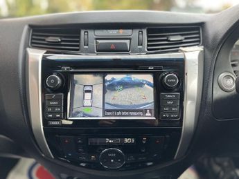 NISSAN NAVARA 2.3 dCi Tekna Pickup Double Cab 4dr Diesel Auto 4WD Euro 6 (190