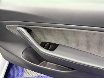 TESLA Model 3 (Dual Motor) Performance Saloon 4dr Electric Auto 4WDE (Performa