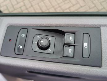 VOLKSWAGEN TRANSPORTER 2.0 TDI T30 Highline Panel Van 5dr Diesel DSG FWD SWB Euro 6 (s/