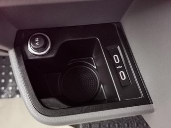 VOLKSWAGEN TRANSPORTER 2.0 TDI T30 Highline Panel Van 5dr Diesel DSG FWD SWB Euro 6 (s/