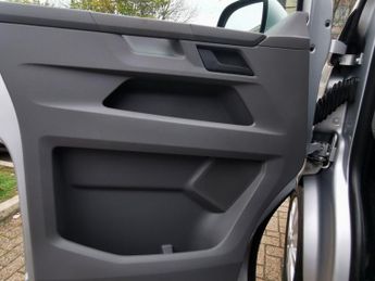 VOLKSWAGEN TRANSPORTER 2.0 TDI T30 Highline Panel Van 5dr Diesel DSG FWD SWB Euro 6 (s/