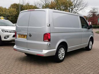 VOLKSWAGEN TRANSPORTER 2.0 TDI T30 Highline Panel Van 5dr Diesel DSG FWD SWB Euro 6 (s/