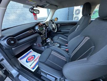 MINI Electric Hatch Cooper SE 32.6kWh Level 1 Hatchback 3dr Electric Auto (184 ps)