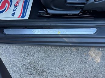 MINI Electric Hatch Cooper SE 32.6kWh Level 1 Hatchback 3dr Electric Auto (184 ps)