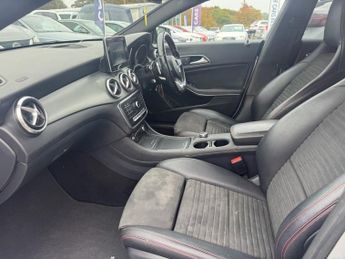 MERCEDES-BENZ CLA 2.1 CLA220d AMG Line Coupe 4dr Diesel 7G-DCT Euro 6 (s/s) (177 p