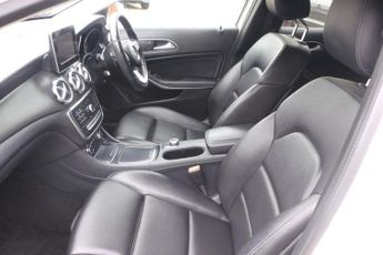 MERCEDES-BENZ GLA CLASS 2.1 GLA200d SE (Executive) SUV 5dr Diesel 7G-DCT Euro 6 (s/s) (1