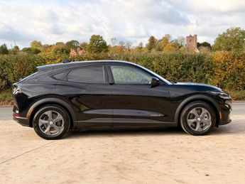 FORD MUSTANG MACH-E Standard Range 70kWh SUV 5dr Electric Automatic (269 ps)