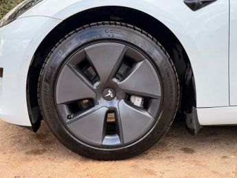 TESLA Model 3 Standard Range Plus Saloon 4dr Electric Auto RWD (241 bhp)
