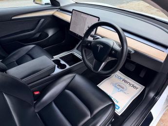 TESLA Model 3 Standard Range Plus Saloon 4dr Electric Auto RWD (241 bhp)