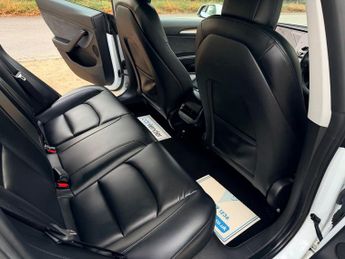 TESLA Model 3 Standard Range Plus Saloon 4dr Electric Auto RWD (241 bhp)