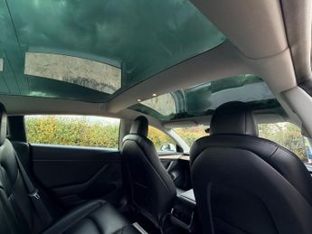 TESLA Model 3 Standard Range Plus Saloon 4dr Electric Auto RWD (241 bhp)
