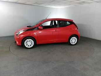 TOYOTA AYGO 1.0 VVT-i x-play Hatchback 5dr Petrol x-shift Euro 6 (Safety Sen