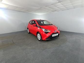 TOYOTA AYGO 1.0 VVT-i x-play Hatchback 5dr Petrol x-shift Euro 6 (Safety Sen