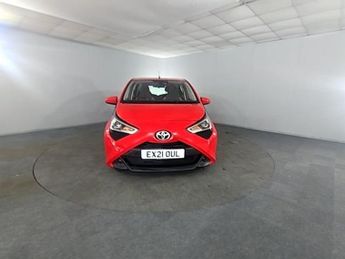 TOYOTA AYGO 1.0 VVT-i x-play Hatchback 5dr Petrol x-shift Euro 6 (Safety Sen