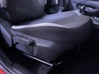 TOYOTA AYGO 1.0 VVT-i x-play Hatchback 5dr Petrol x-shift Euro 6 (Safety Sen