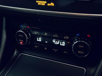 MERCEDES-BENZ CLA 2.1 CLA220d AMG Line Night Edition Coupe 4dr Diesel 7G-DCT Euro 