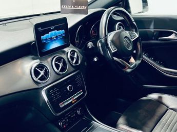 MERCEDES-BENZ CLA 2.1 CLA220d AMG Line Night Edition Coupe 4dr Diesel 7G-DCT Euro